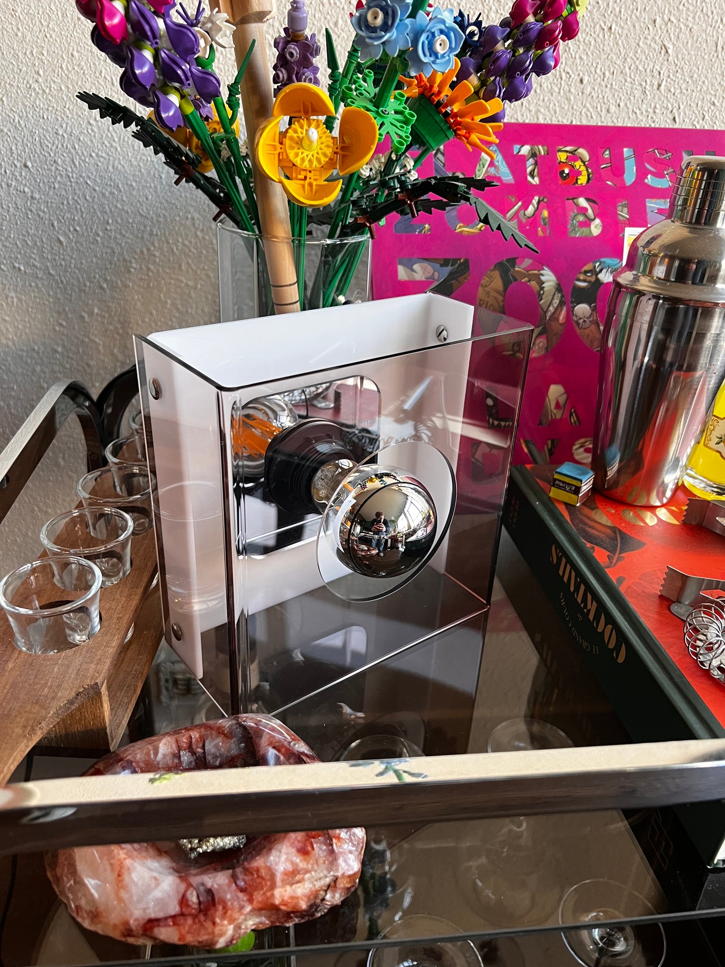 Lampe cube design Space Age Brun clair – Édition limitée (5 pièces).