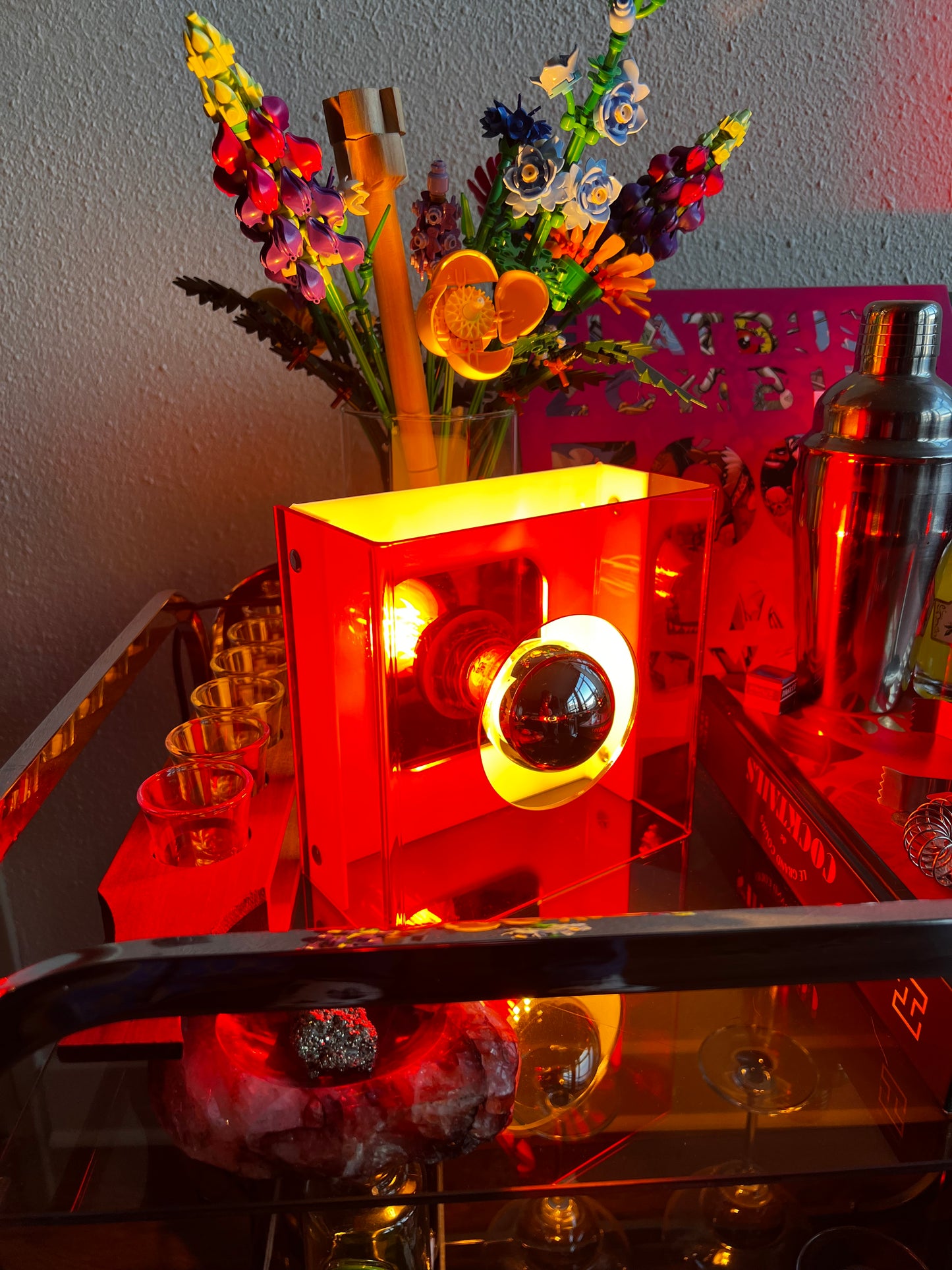 Lampe cube design Space Age Rouge  – Édition limitée (5 pièces).